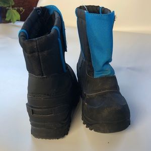 Black and blue snow boots